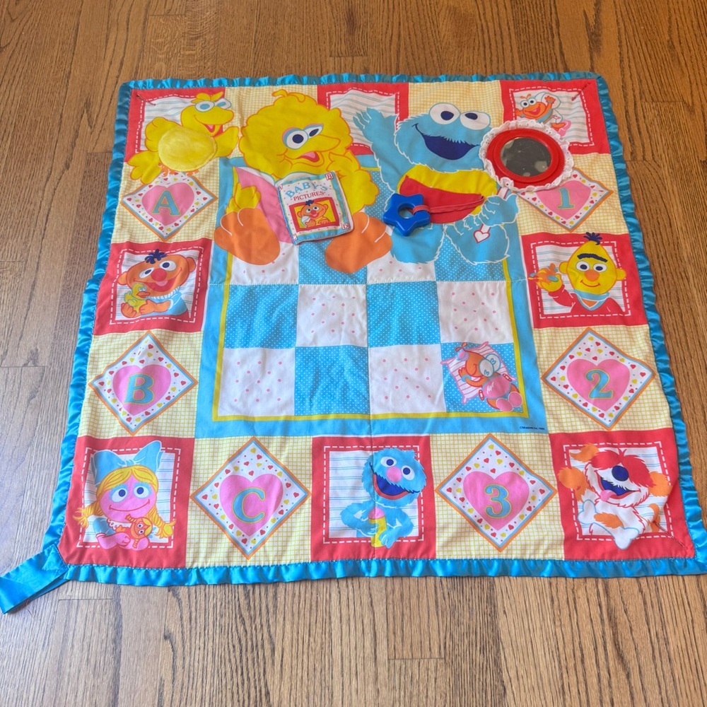 Playskool baby Sesame Street big bird Cookie Monster play mat‎